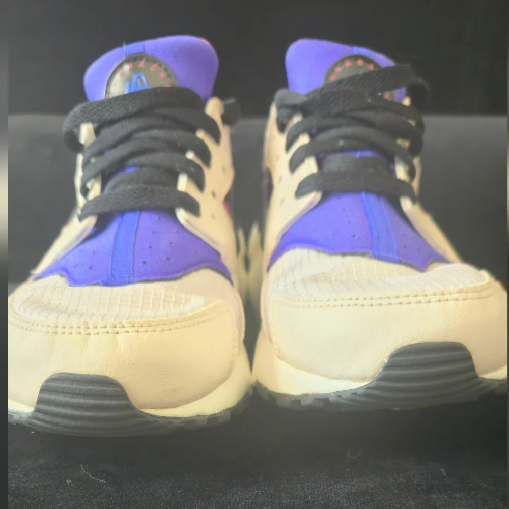 Nike  Air Huarache Shoes Persian Violet Desert Athletic Sneakers.